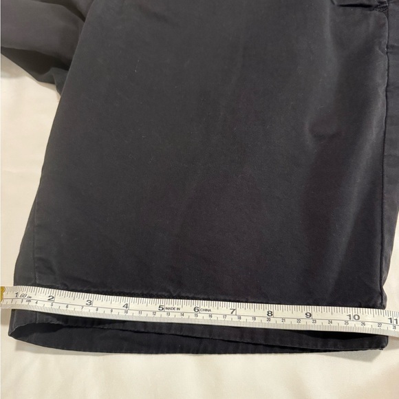 Uniqlo Black Flat Front Chino Shorts - Picture 9 of 9